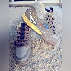 NIKE AIRE TRAINER 1 SP size 12 mens reflective. comes with the box. Worn Once